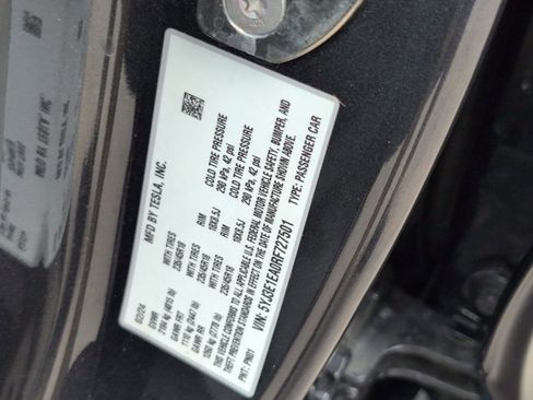 Used 2024 Tesla Model 3 image 27