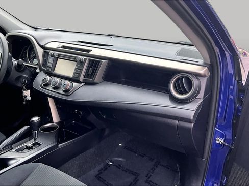 Used 2014 Toyota RAV4 LE FWD image 17