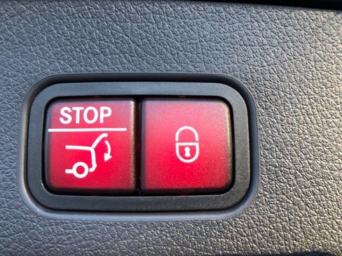 New 2026 Mercedes-Benz GLC 300 GLC 300 image 38