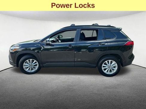 Used 2023 Toyota Corolla Cross LE w/ Moonroof Package AWD/4WD image 6