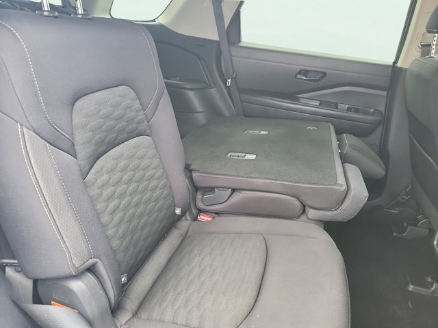 Used 2023 Nissan Pathfinder SV FWD image 14
