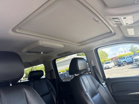 Used 2009 Chevrolet Suburban LT AWD/4WD image 24