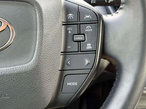 Used 2024 Toyota Prius LE image 18