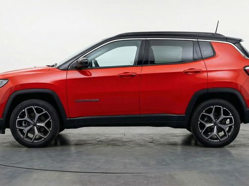 Used 2025 Jeep Compass Limited image 5
