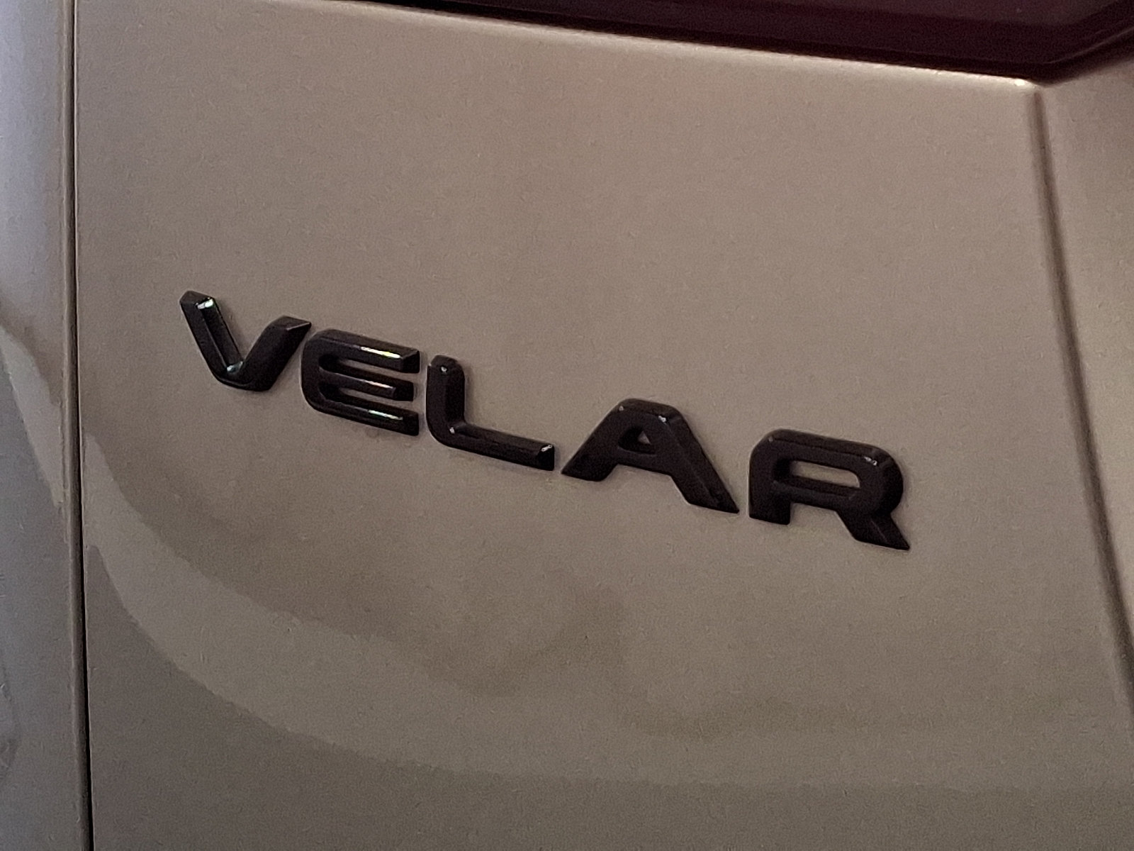 Certified 2026 Land Rover Range Rover Velar Dynamic SE AWD/4WD image 32