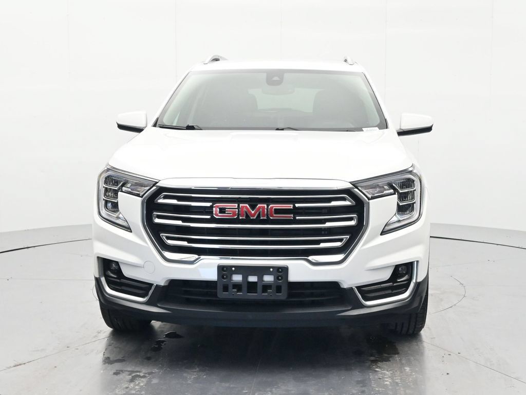 Used 2024 GMC Terrain SLT AWD/4WD image 2