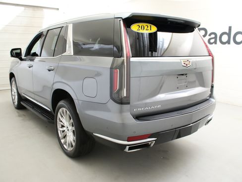 Used 2021 Cadillac Escalade Premium Luxury w/ Performance Package AWD/4WD image 7