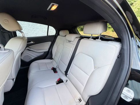 Used 2018 Mercedes-Benz GLA 250 image 27