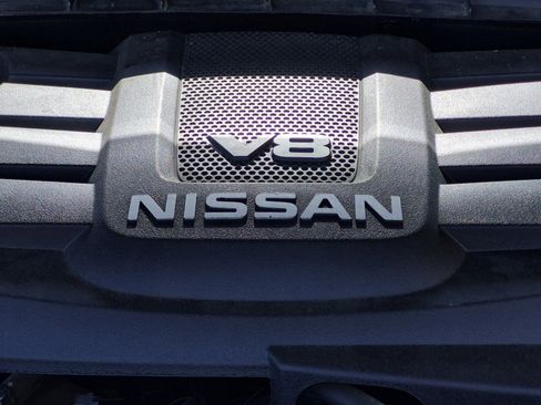 Used 2020 Nissan Titan PRO-4X w/ Pro-4x Convenience Package image 12