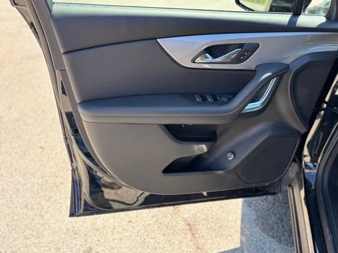 Used 2025 Chevrolet Blazer LT w/ Convenience Package image 14