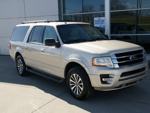 Used 2017 Ford Expedition EL XLT w/ Equipment Group 202A image 2
