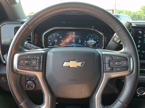 Used 2023 Chevrolet Silverado 1500 LT AWD/4WD image 19