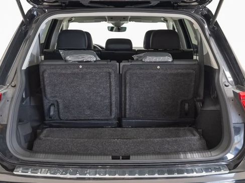 Used 2023 Volkswagen Tiguan SE FWD image 37