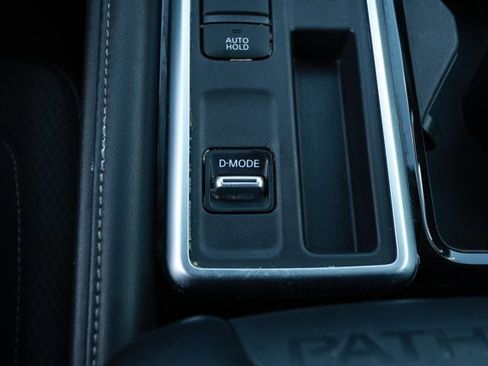 Used 2024 Nissan Pathfinder SV FWD image 20