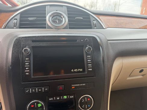 Used 2012 Buick Enclave Premium image 18