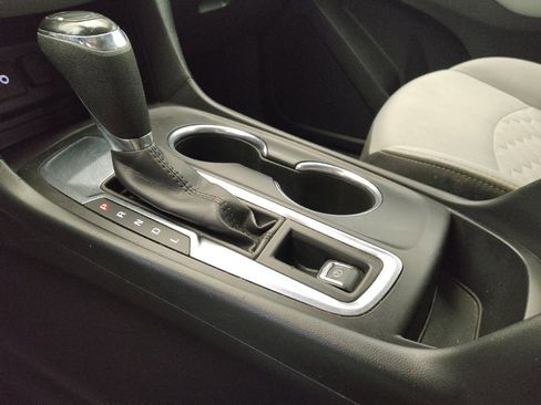 Used 2021 Chevrolet Equinox LS image 26