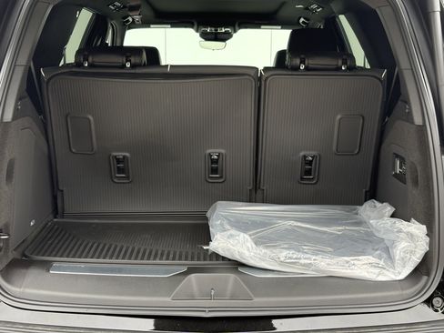 New 2026 Cadillac Escalade Luxury w/ Touring Package AWD/4WD image 9