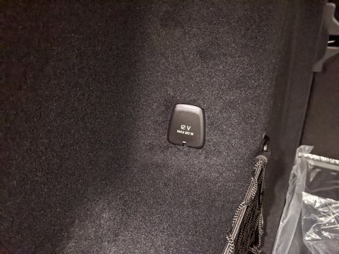 New 2026 Volvo XC60 B5 Ultra w/ Protection Package Premier image 28