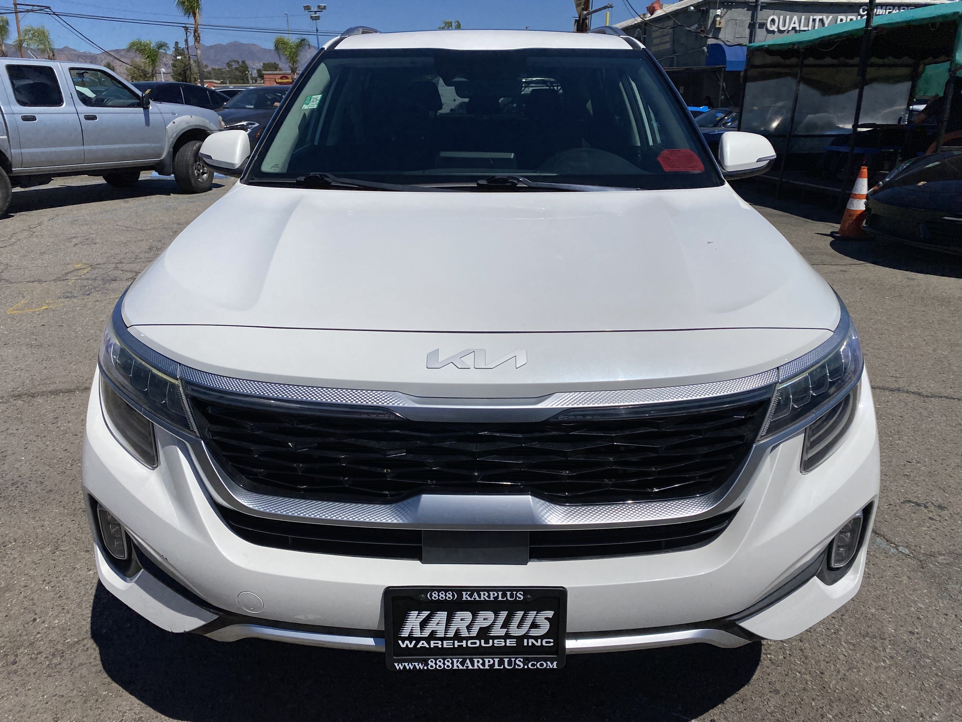 Used 2022 Kia Seltos SX w/ Sunroof Package AWD/4WD image 3