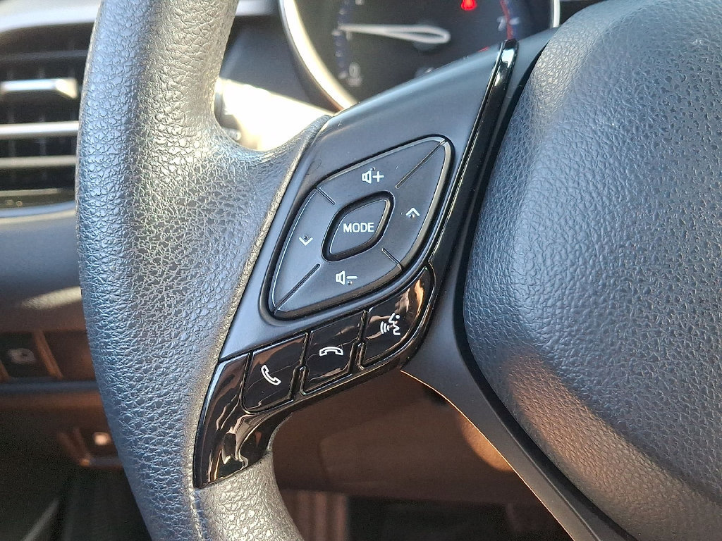 Certified 2020 Toyota C-HR LE FWD image 22