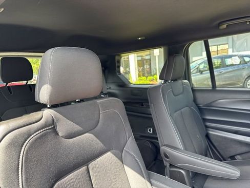 Used 2024 Jeep Grand Cherokee L Laredo RWD image 15