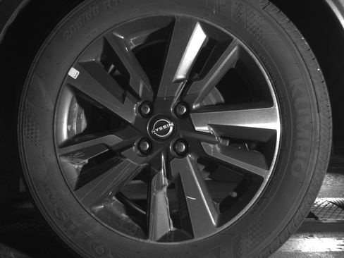 Used 2025 Nissan Versa SV image 14