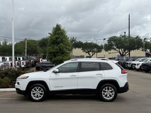 Used 2015 Jeep Cherokee Latitude w/ Cold Weather Group AWD/4WD image 4