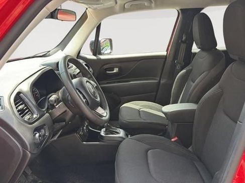 Used 2023 Jeep Renegade Altitude AWD/4WD image 9