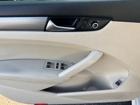 Used 2014 Volkswagen Passat 1.8T SE image 14