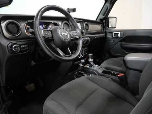 Used 2018 Jeep Wrangler Unlimited Sport S AWD/4WD image 12