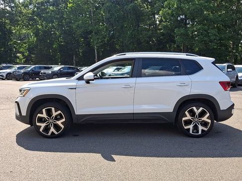 Certified 2023 Volkswagen Taos SEL AWD/4WD image 6
