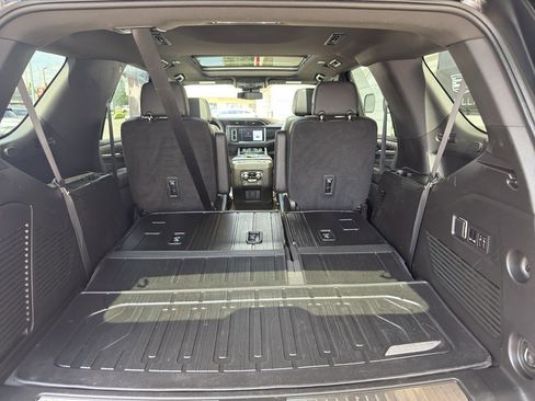 Used 2023 GMC Yukon Denali w/ LPO, Floor Liner Package AWD/4WD image 10
