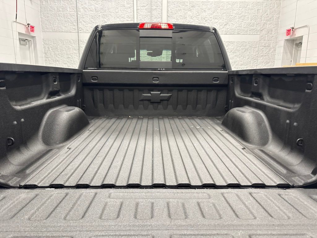 Used 2017 Chevrolet Silverado 1500 LTZ Z71 w/ LTZ Plus Package AWD/4WD image 6