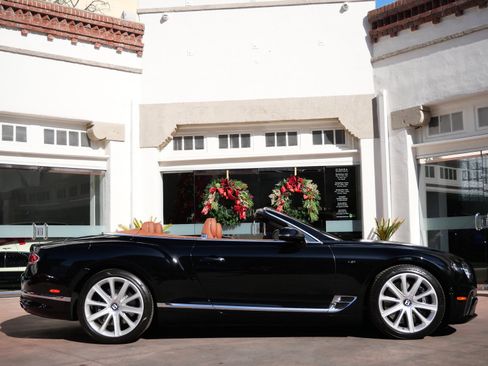 Used 2020 Bentley Continental GT image 5