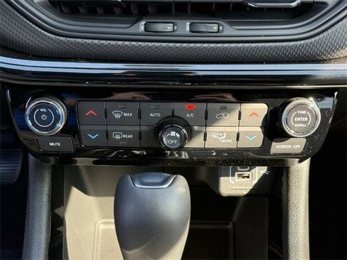 New 2025 Jeep Compass Latitude w/ Sun & Sound Group image 26