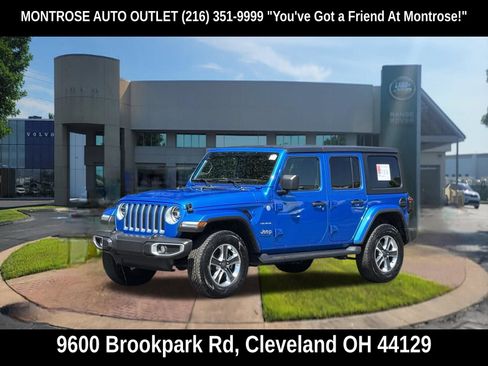 Used 2022 Jeep Wrangler Unlimited Sahara w/ LED Lighting Group AWD/4WD image 9