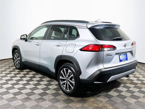 Certified 2023 Toyota Corolla Cross XLE image 6