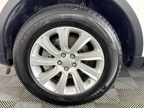 Used 2019 Land Rover Discovery Sport SE AWD/4WD image 37