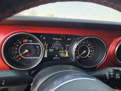 Used 2023 Jeep Wrangler Unlimited Rubicon AWD/4WD image 23