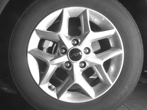 Used 2025 Kia Soul LX w/ LX Technology Package FWD image 12