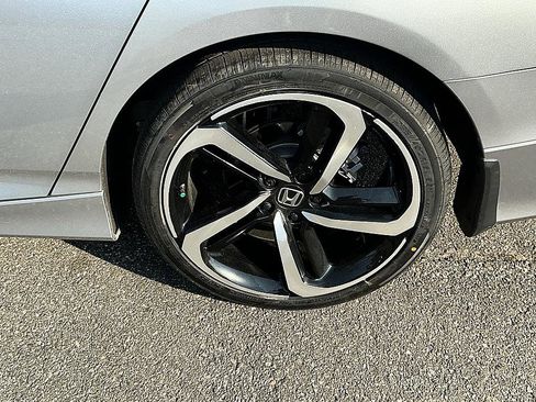 Used 2022 Honda Accord Sport image 8