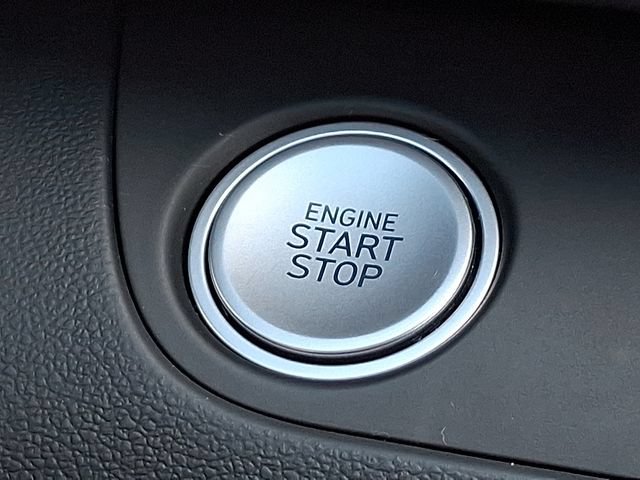 Certified 2025 Hyundai Elantra SEL FWD image 24