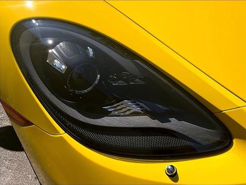 Certified 2024 Porsche 718 Boxster RWD image 28