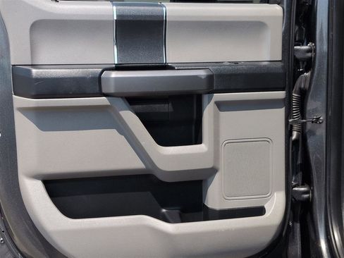 Used 2017 Ford F250 XLT AWD/4WD image 27