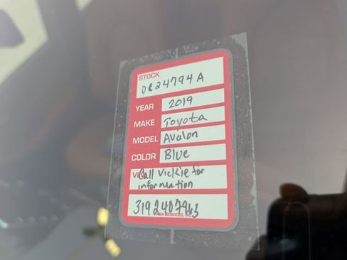 Used 2019 Toyota Avalon Limited w/ Protection Package image 28