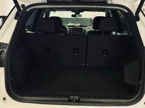 Used 2023 Chevrolet Equinox LT w/ Driver Convenience Package image 10