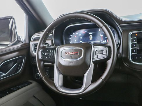 Used 2023 GMC Yukon SLT AWD/4WD image 12