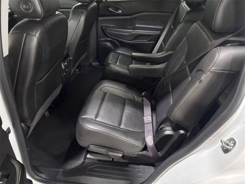 Used 2023 GMC Acadia SLT image 40