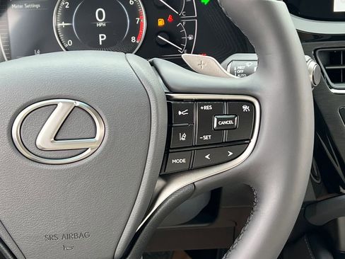 Certified 2025 Lexus ES 350 w/ Premium Package image 15