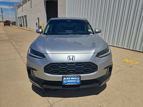 Used 2025 Honda HR-V LX image 3